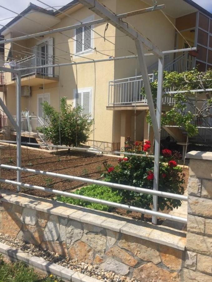 Hotel Leticia Biograd Na Moru Esterno foto
